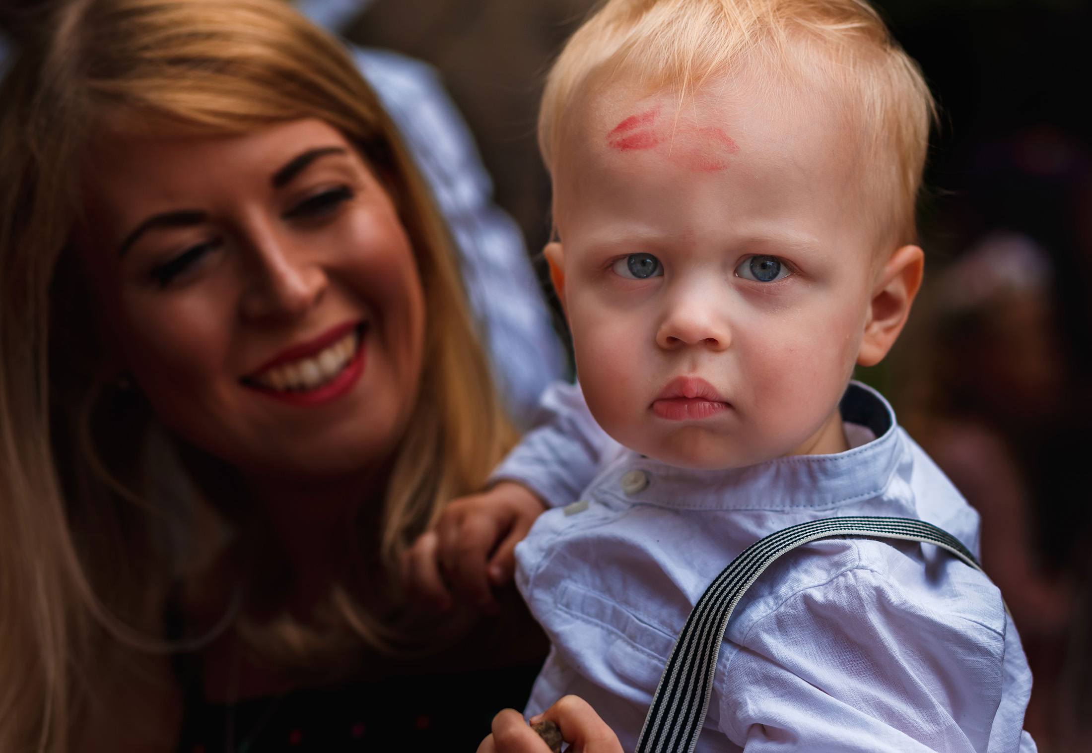 What Is Reportage Wedding Photography and Is It for Me?